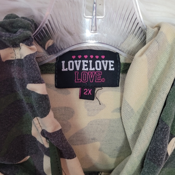 LOVE LOVE LOVE 2PC Short set - Picture 4 of 4